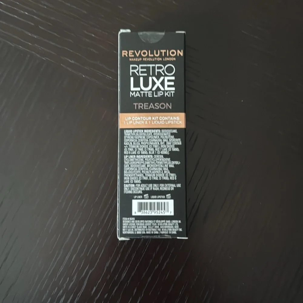 New Revolution Retro Luxe Matte Lip Kit Treason